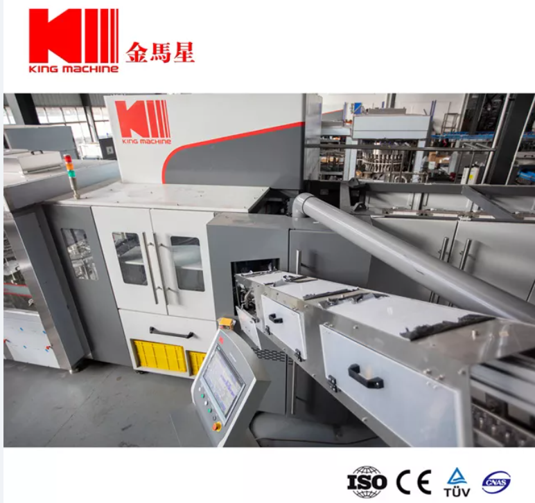 किंग मशीन में, हम दो दशकों से अधिक समय से पेय पैकेजिंग उद्योग में एक विश्वसनीय नेता रहे हैं। हम पेय उद्योग की विविध आवश्यकताओं को पूरा करने के लिए डिज़ाइन की गई कुशल, विश्वसनीय और अत्याधुनिक बोतलबंद पेय पैकिंग मशीन प्रदान करते हैं। हमारी मशीनें विभिन्न प्रकार के पैकेजिंग समाधानों को पूरा करती हैं, जिनमें पानी, रस, सोडा और ऊर्जा पेय शामिल हैं। किंग मशीन आपके सभी पेय पैकेजिंग आवश्यकताओं के लिए आपका गो-टू पार्टनर है। एक अनुकूलित समाधान के लिए आज हमसे संपर्क करें!
