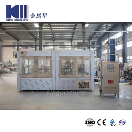 किंग मशीन ऑटोमैटिक 3 इन 1 पालतू बोतल तरल पेय पीने के लिए खनिज सोडा पानी भरना कैपिंग बॉटलिंग पैकेजिंग मशीन भरना