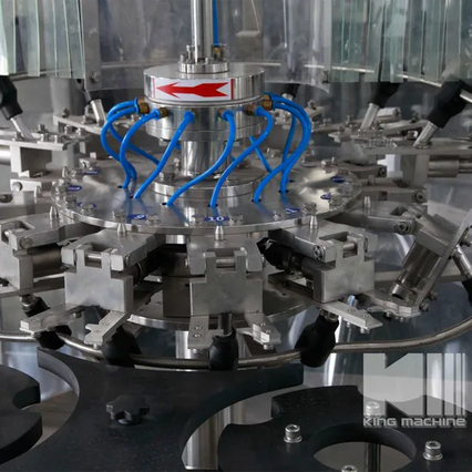 स्वचालित बोतल कोला सोडा पेय कार्बोनेटेड छोटी क्षमता रैखिक प्रकार पेयजल भरने का पौधा