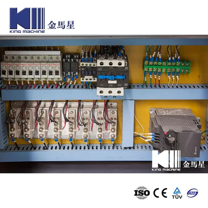 पानी की बोतल बनाने वाली मशीन अर्ध स्वचालित पालतू प्लास्टिक की बोतलों को उड़ाने वाली मशीन 20 एल 20 लीटर